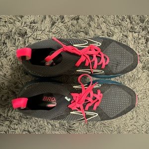 Brooks women’s athletic shoes
